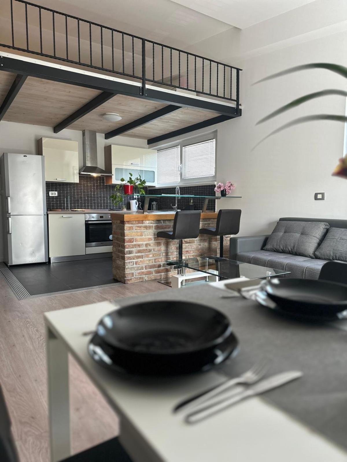 Stucin Apartment